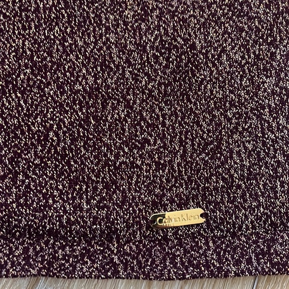 EUC Sz Medium Calvin Klein Thin Purple with Gold Thread Sweater - Picture 3 of 5